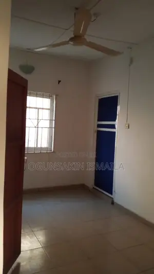 3bdrm Block of Flats in Magboro, Obafemi-Owode for rent
