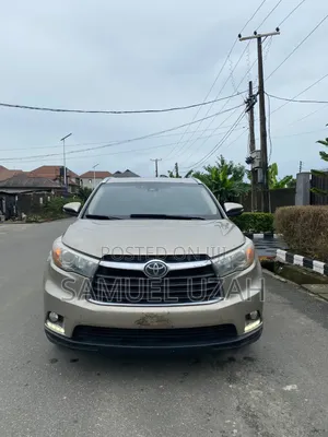Toyota Highlander Limited 4dr SUV AWD (3.5L 6cyl 6A) 2015 Gold