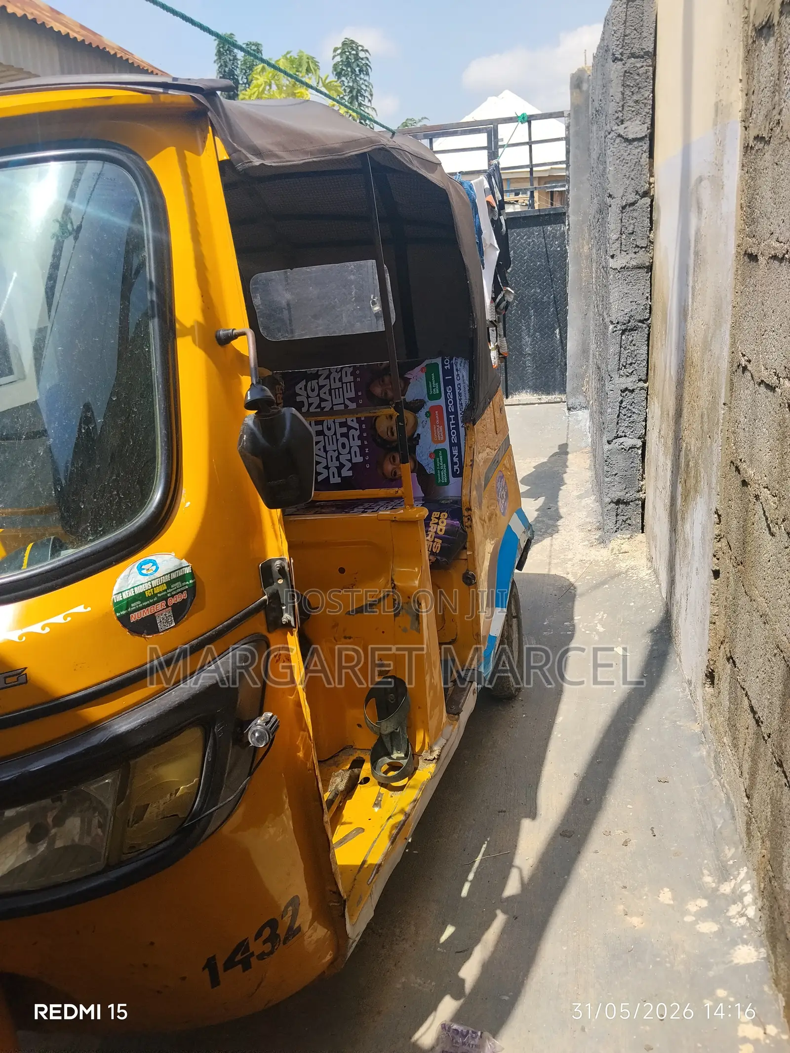 TVS King Cargo 2022 Yellow