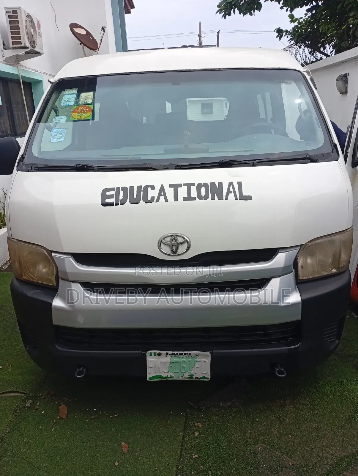 Toyota HiAce 2010 White