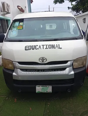 Toyota HiAce 2010 White