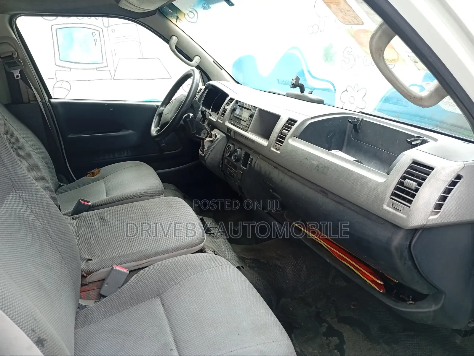 Toyota HiAce 2010 White