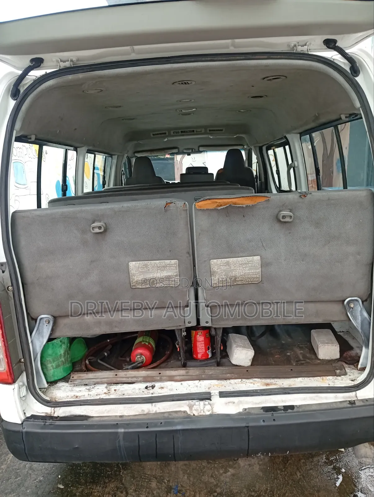 Toyota HiAce 2010 White