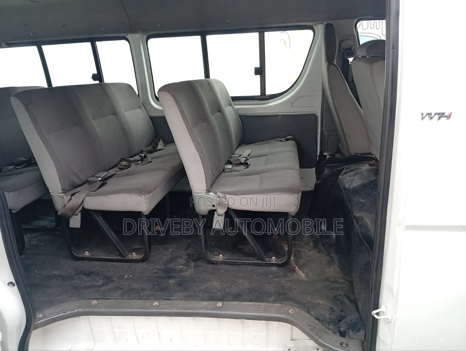 Toyota HiAce 2010 White