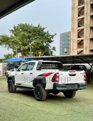 New Toyota Hilux 2025 White