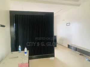 Shop and Office Space in Jahi Gilmor