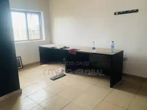 Shop and Office Space in Jahi Gilmor