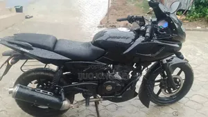 Bajaj Pulsar 220 F 2024 Black