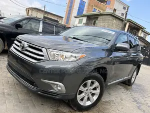 Toyota Highlander SE 2011 Gray