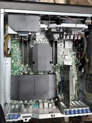 Desktop Computer Dell Precision 7810 32GB Intel Xeon HDD 1T