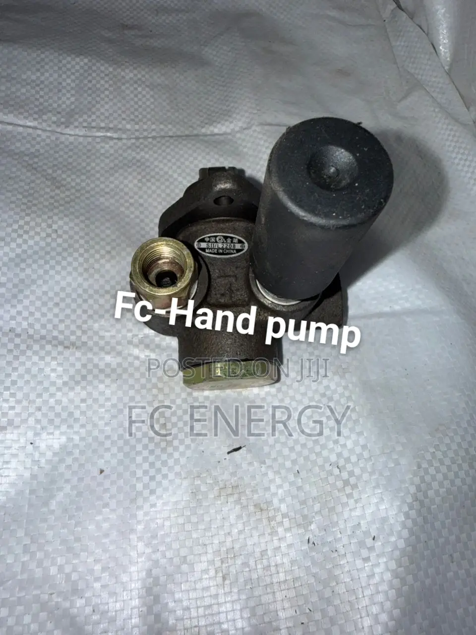 6105 Hand Pump