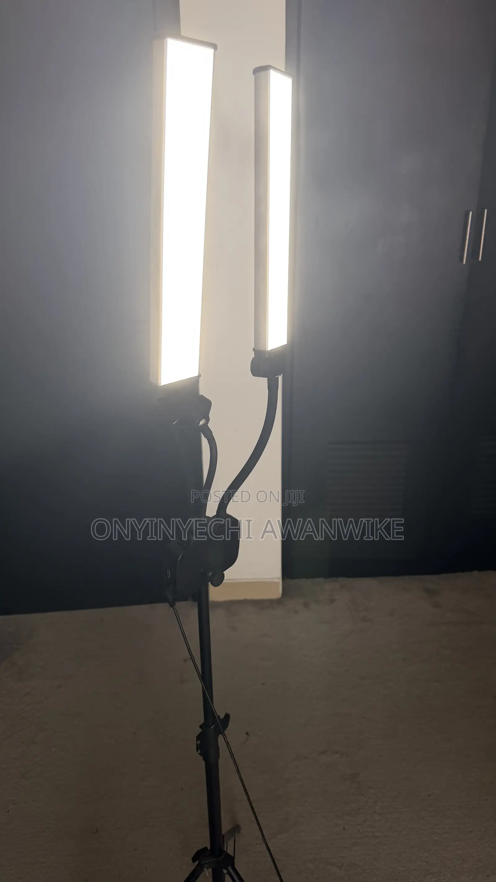 Nail Tech/Lash Tech Light
