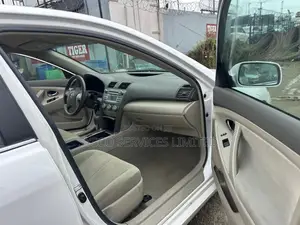 Toyota Camry LE 4dr Sedan (2.4L 4cyl 5A) 2009 White