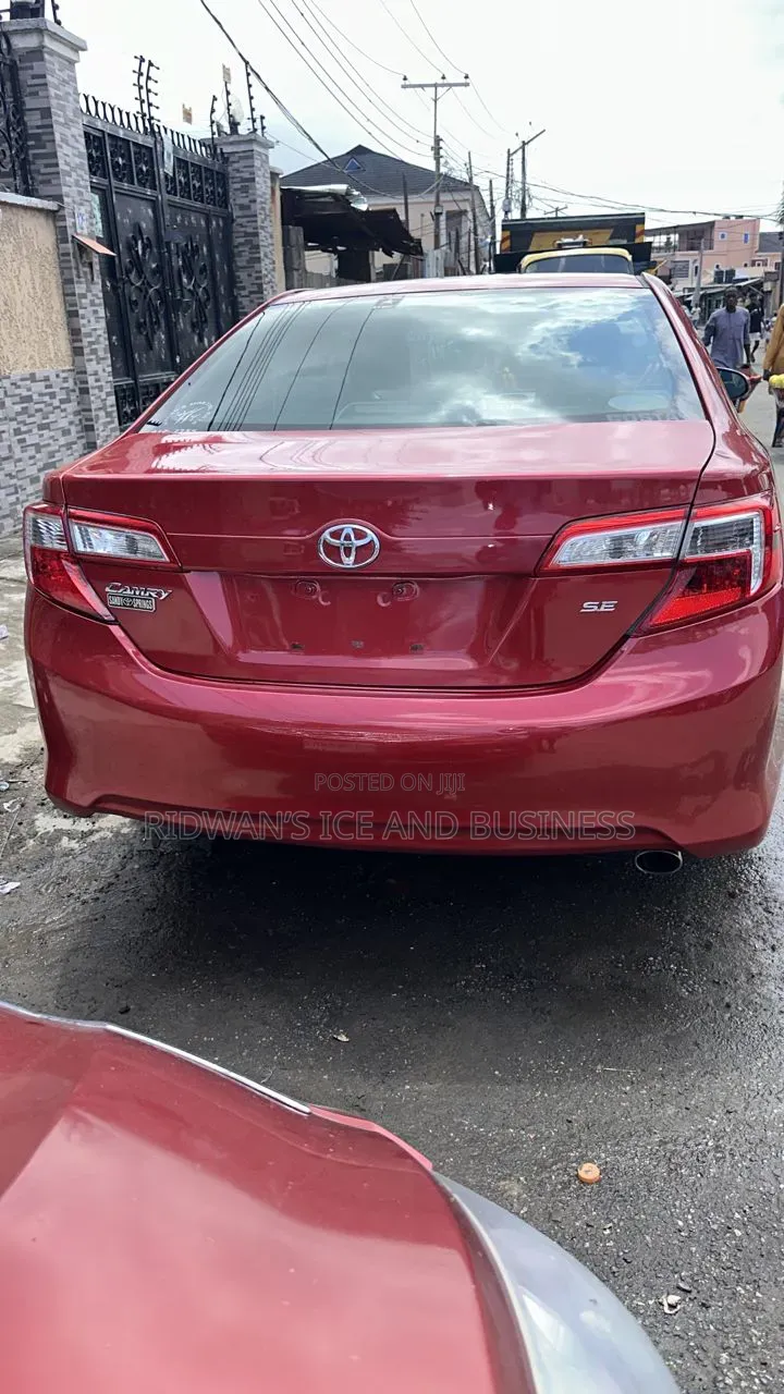 Toyota Camry 2014 Red