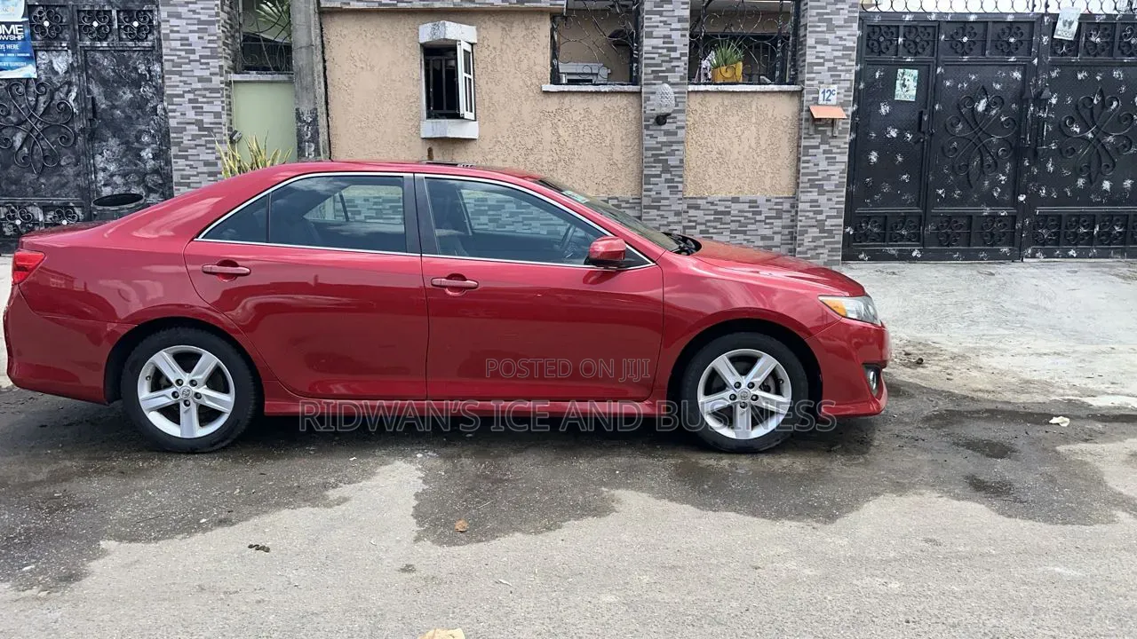 Toyota Camry 2014 Red