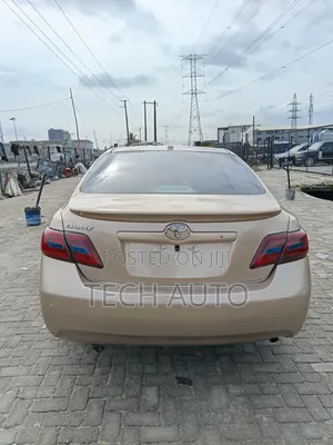 Toyota Camry 2010 Gold