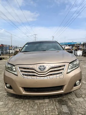 Toyota Camry 2010 Gold