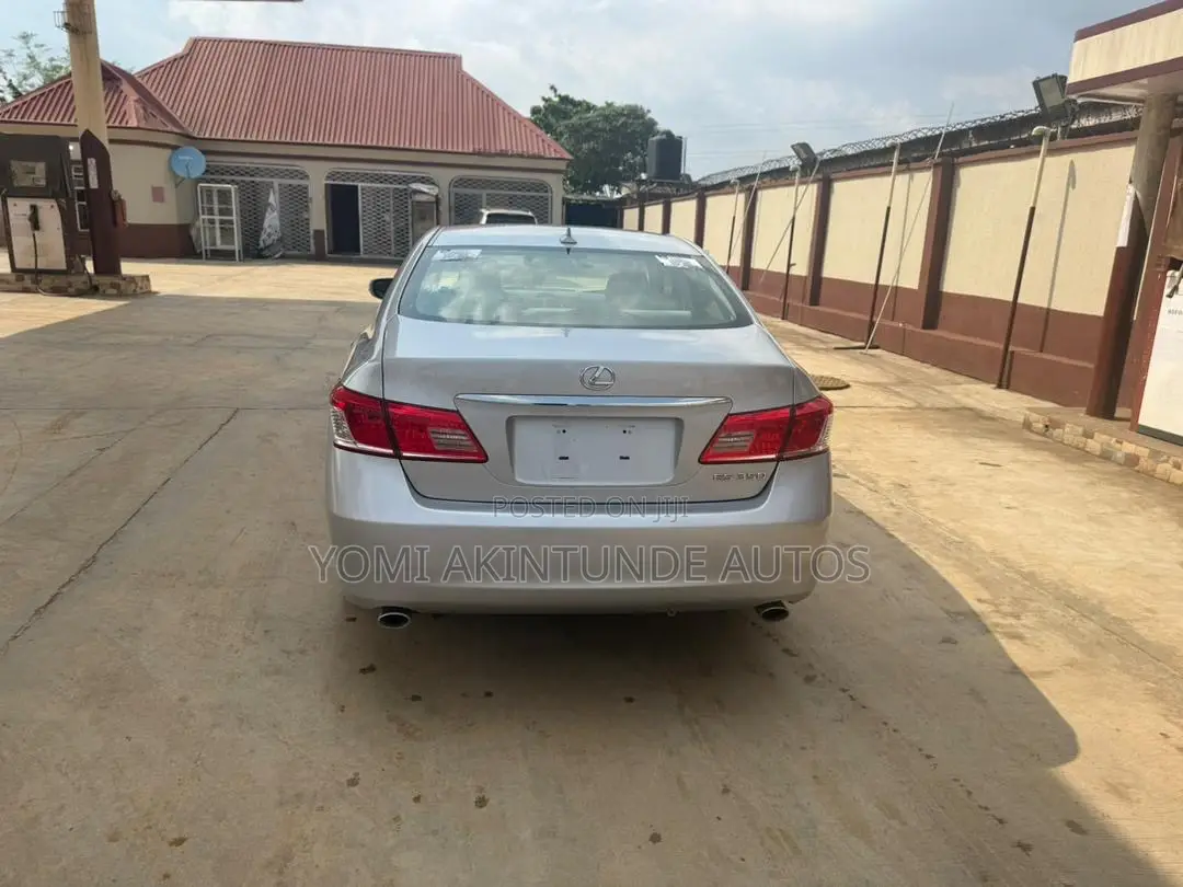 Lexus ES 350 2011 Silver