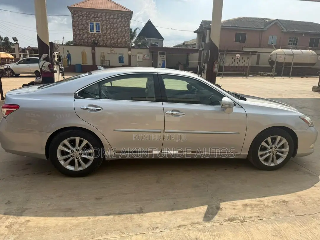 Lexus ES 350 2011 Silver