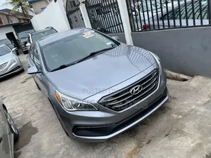 Hyundai Sonata Sport Sedan FWD (2.4L 4cyl 6A) 2016 Silver