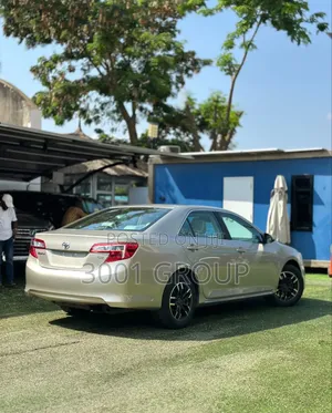 Toyota Camry 2014 Gold