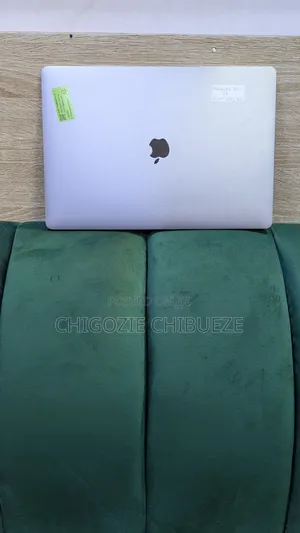 Laptop Apple MacBook Pro 2019 32GB Intel Core Ultra 7 SSD 512GB