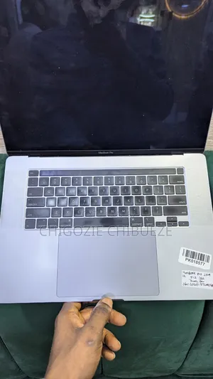 Laptop Apple MacBook Pro 2019 32GB Intel Core Ultra 7 SSD 512GB