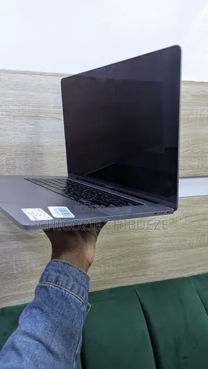 Laptop Apple MacBook Pro 2019 32GB Intel Core Ultra 7 SSD 512GB