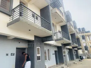 4 Bedroom Terrance Duplex With Bq