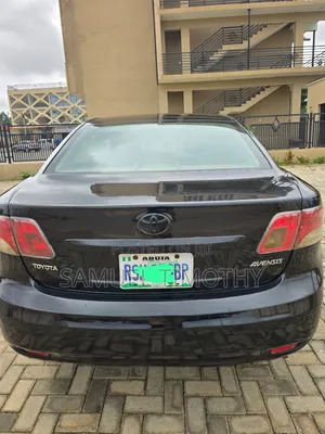 Toyota Avensis 2013 Black