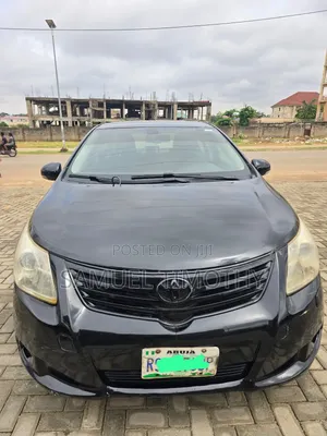 Toyota Avensis 2013 Black