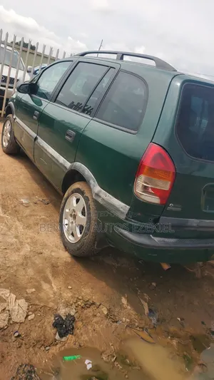 Opel Zafira 2005 Green