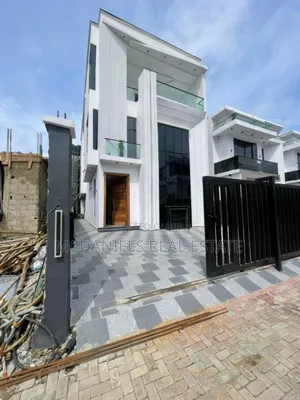 6bdrm Duplex in Chevron for sale