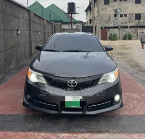 Toyota Camry XLE V6 4dr Sedan (3.5L 6cyl 6A) 2013 Gray