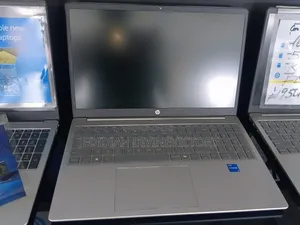 New Laptop HP 15-da3007nia 8GB Intel Core i5 SSD 512GB