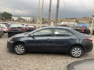 Toyota Corolla 2016 Gray