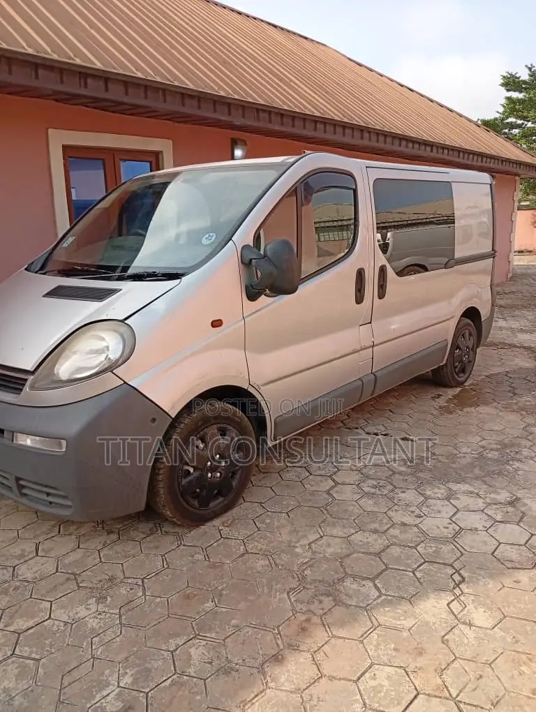 Vauxhall Vivaro 2006 Beige