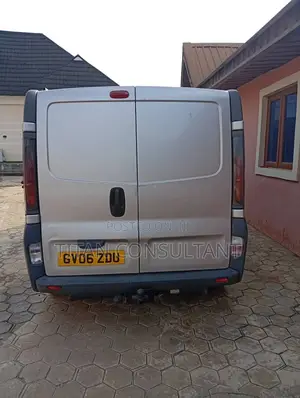 Vauxhall Vivaro 2006 Beige
