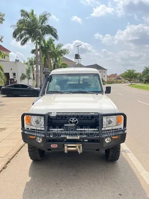 Toyota Land Cruiser 2022 White