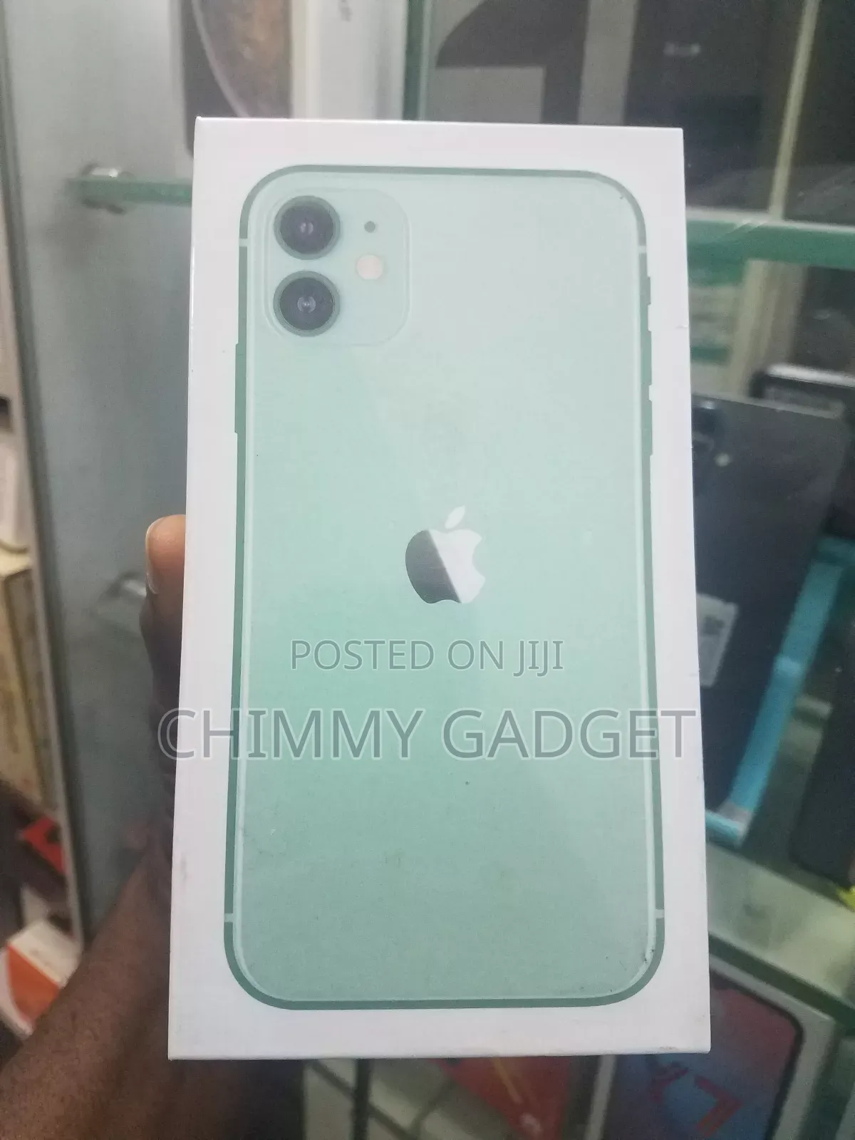 New Apple iPhone 11 64 GB Green