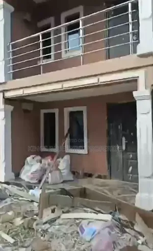 2bdrm Block of Flats in Off Pti Road, Warri for rent