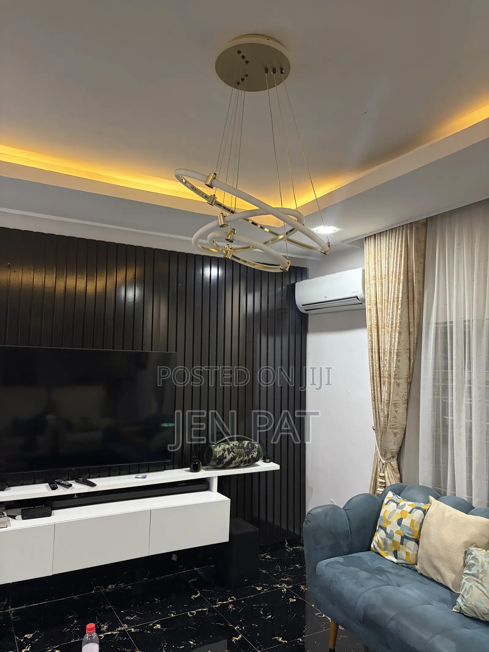 Declutter, Chandelier, Sitting Room