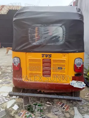 TVS King Deluxe Plus iTouch Start 2023 Yellow