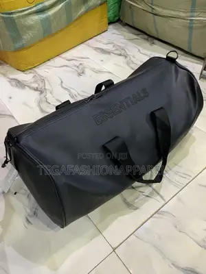 Essential Quality Plain Leather Duffle Bag