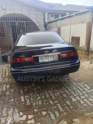 Toyota Camry 2000 Black