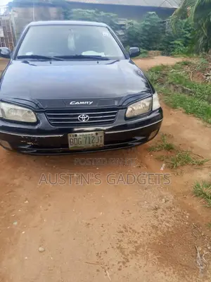 Toyota Camry 2000 Black