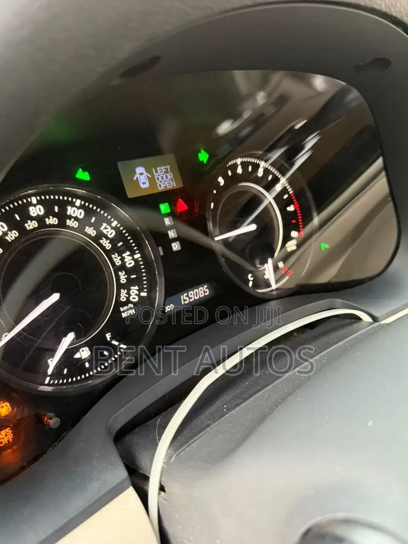 Lexus IS 250 C Automatic 2010 Red