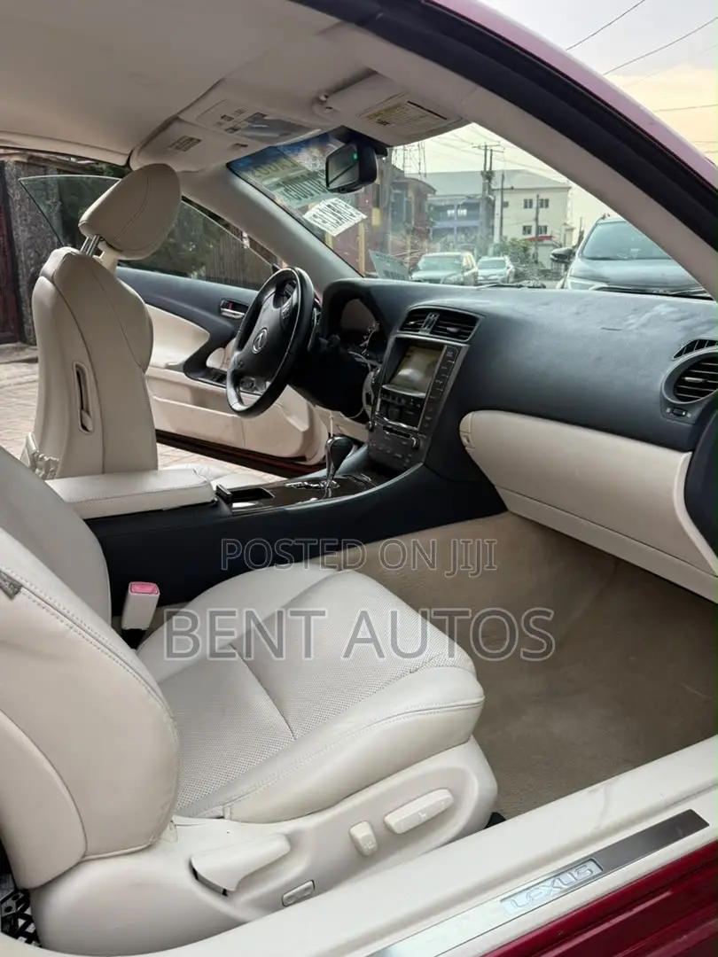 Lexus IS 250 C Automatic 2010 Red