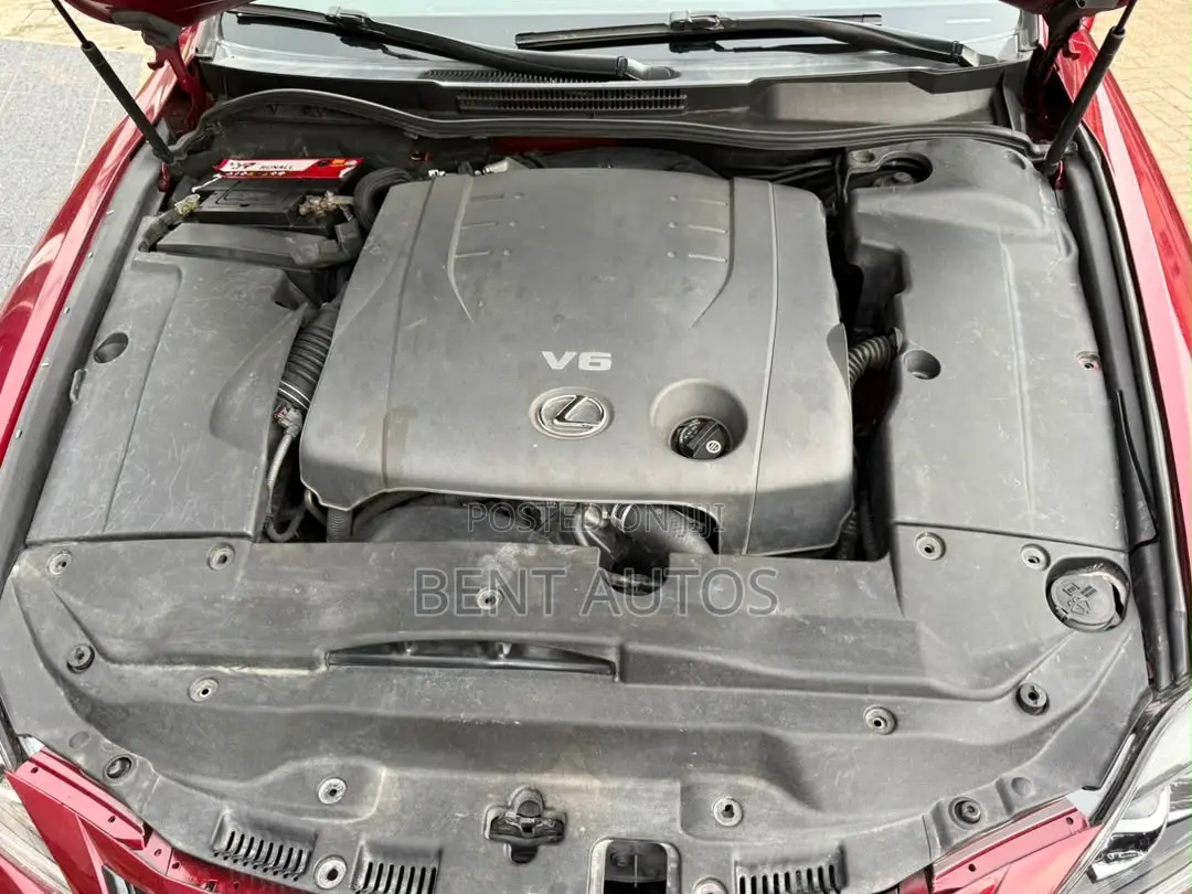 Lexus IS 250 C Automatic 2010 Red