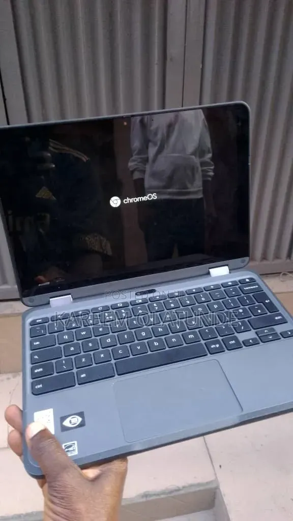 Laptop Lenovo Chromebook C330 8GB Intel Core i5 SSD 72GB